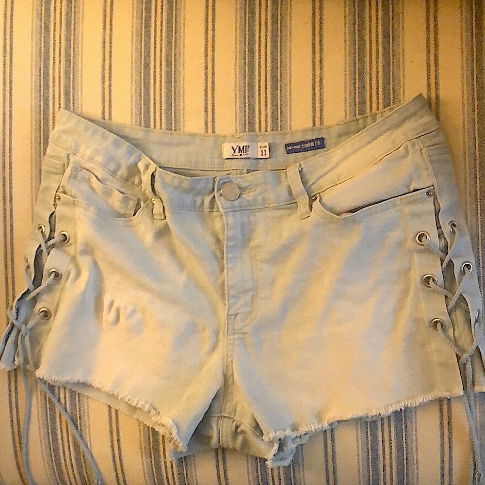 Side ties light denim shorts juniors size 11